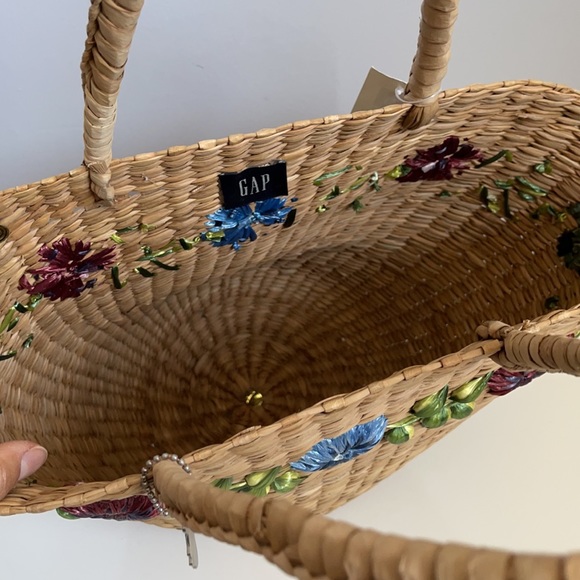 GAP Floral Embroidered Straw Bag NWT - Picture 4 of 4